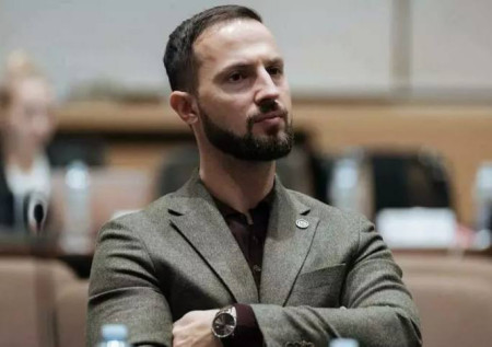 Корпоратив за счет простых людей?