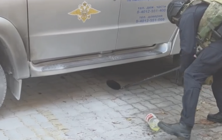 Автомобиль полиции подожгли прямо у здания УМВД