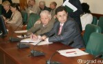 Игорь Тригуб, начальник отдела развития малого предпринимательства (справа) на заседании "круглого стола", посвящённом вопросам развития янтарной отрасли
