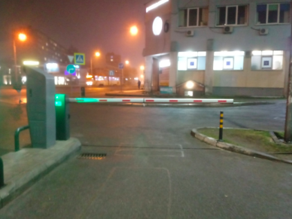 Шлагбаумы перекрывают путь