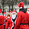«Новогодний блицкриг»: фоторепортаж с парада Санта-Клаусов