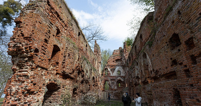 «Вокруг вас парк с эстетичными руинами»: обзор мероприятий на выходные