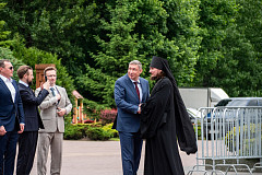 «В одной семье с застройщиком»