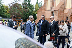 «Электрокар в традициях меценатства»
